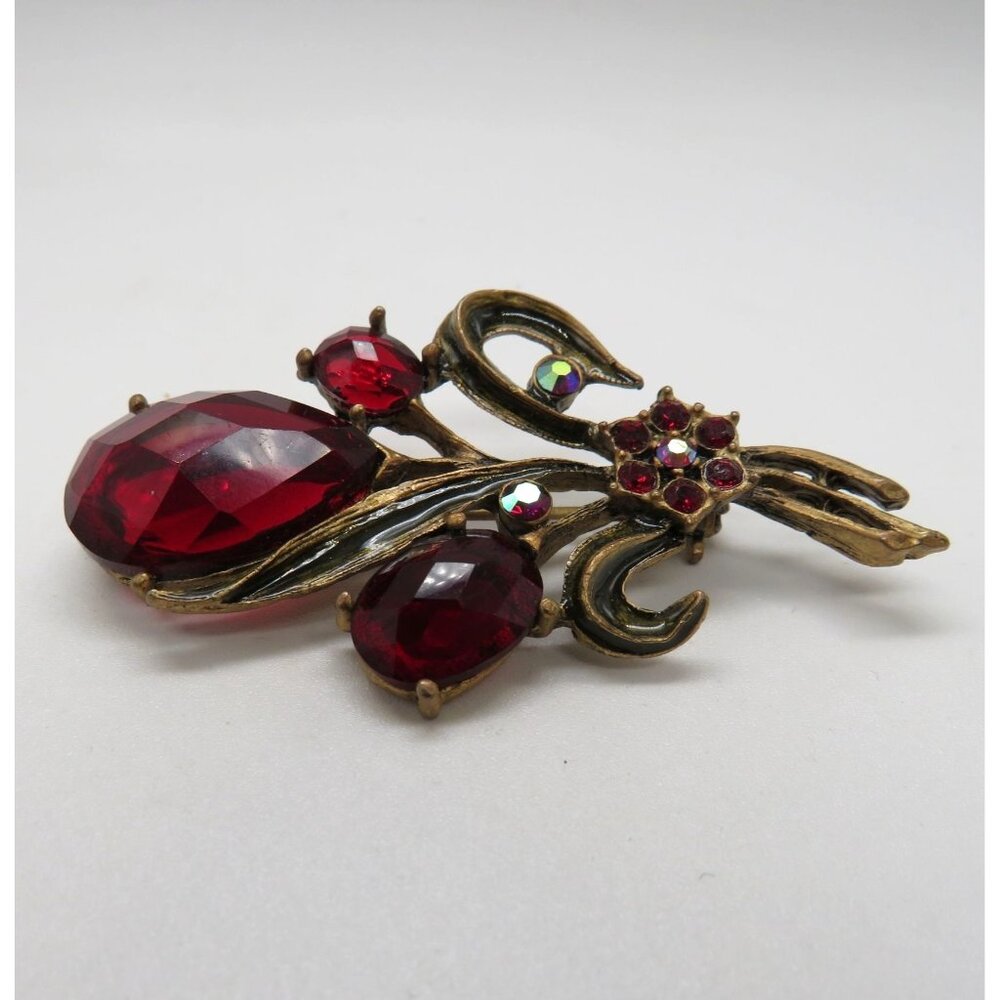 Vintage Floral Brooch 2" Red Faceted Lucite Gems‎ Pin Antique Gold Tone Setting